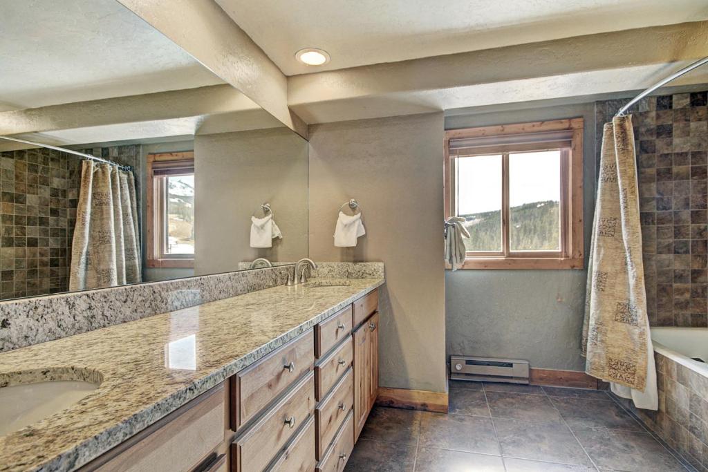 Village at Breckenridge, A Vail Resorts Property photo