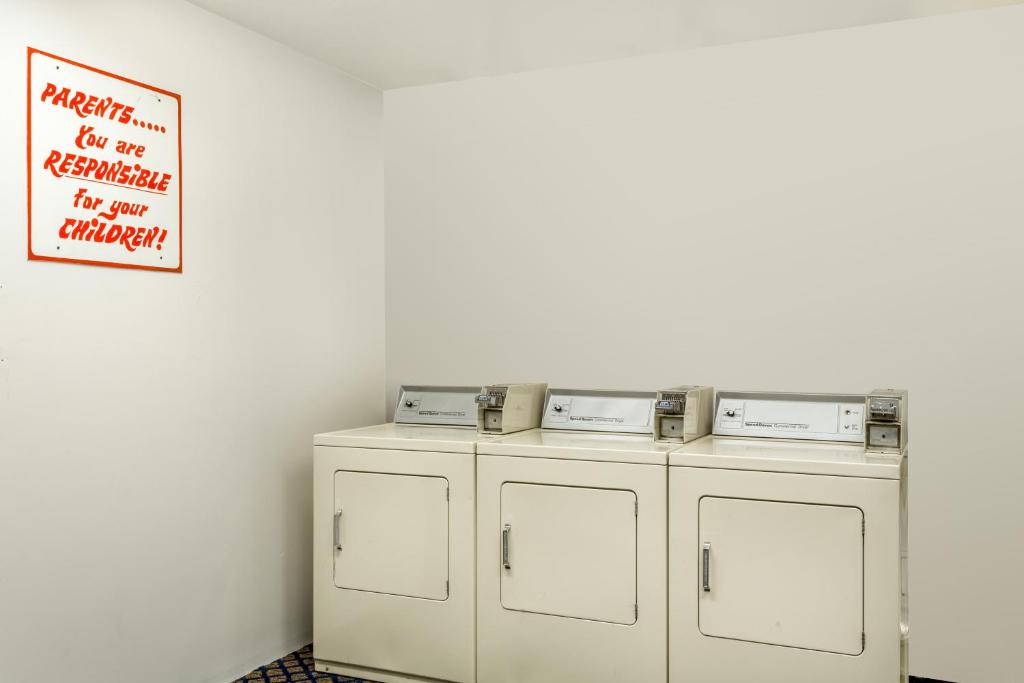 Certifikát, hodnocení, plakát nebo jiný dokument vystavený v ubytování Days Inn by Wyndham Delta
