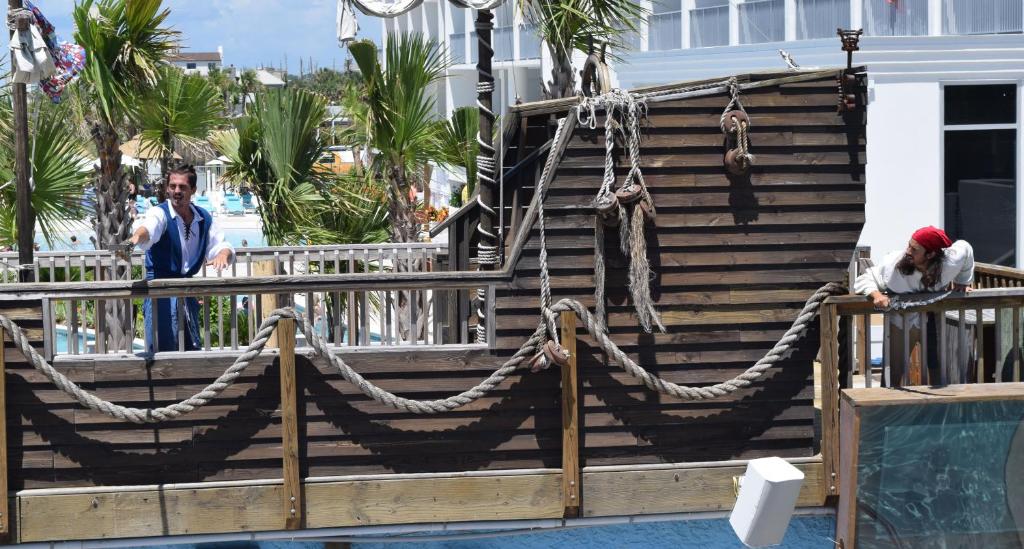 Days Inn by Wyndham Panama City Beach Beachfront Resort photo