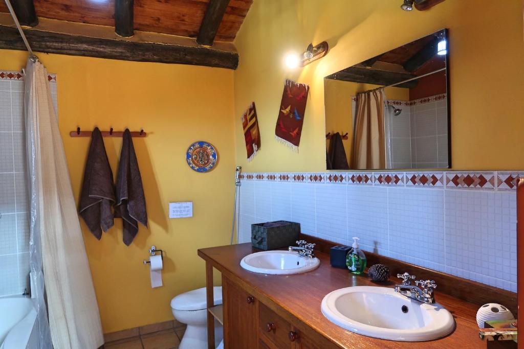 Vannituba majutusasutuses The Lazy Dog Inn a Mountain Lodge