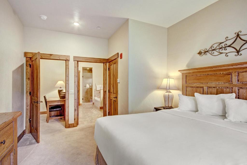 Mountain Thunder Lodge, A Vail Resorts Property photo