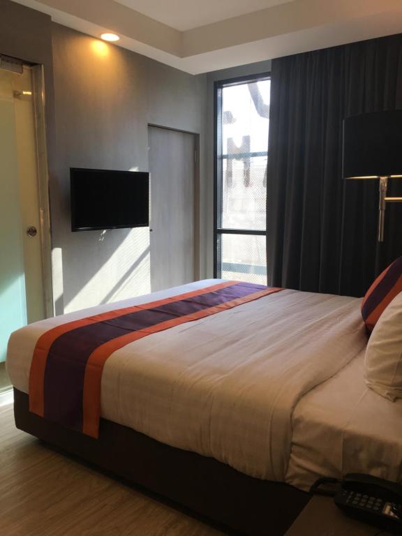 Studio Ekamai - Deluxe Double Room