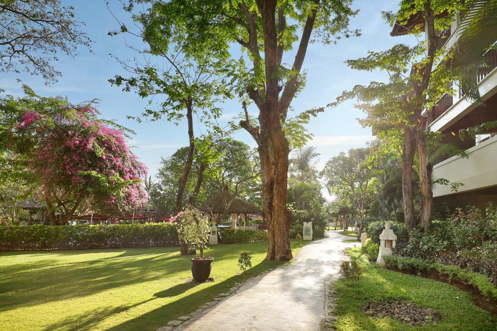 Zahrada ubytování Novotel Bali Nusa Dua