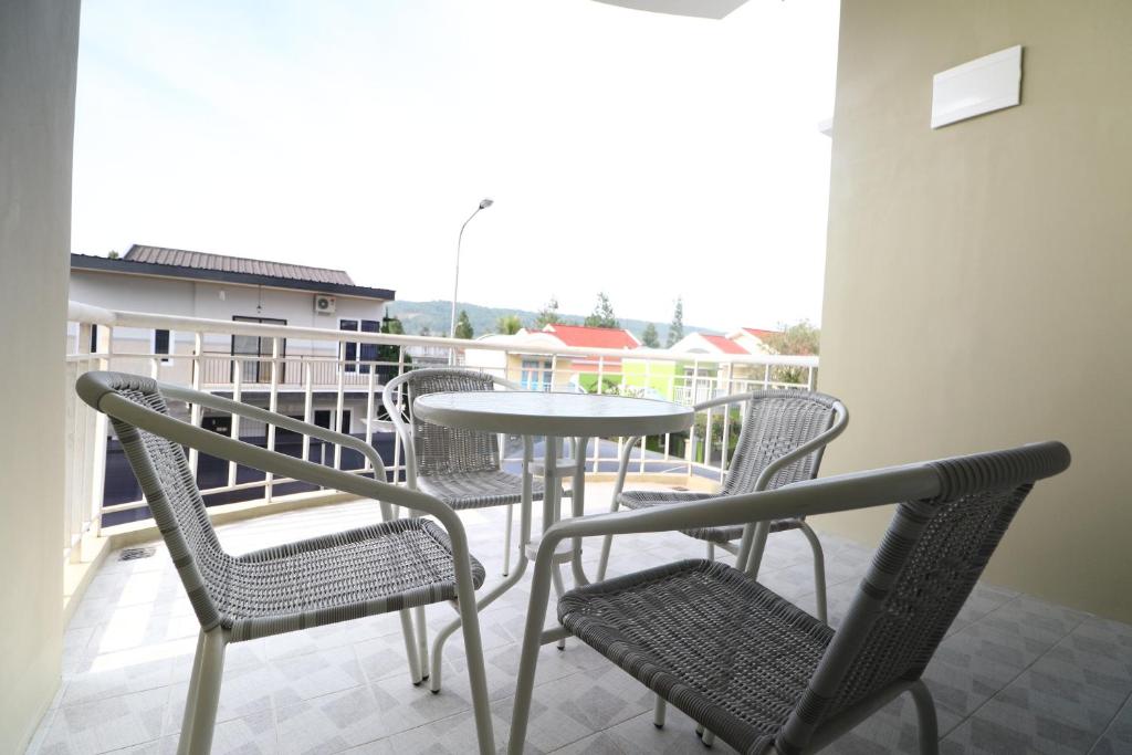 Balkón nebo terasa v ubytování Diyar Villas Puncak K3/9