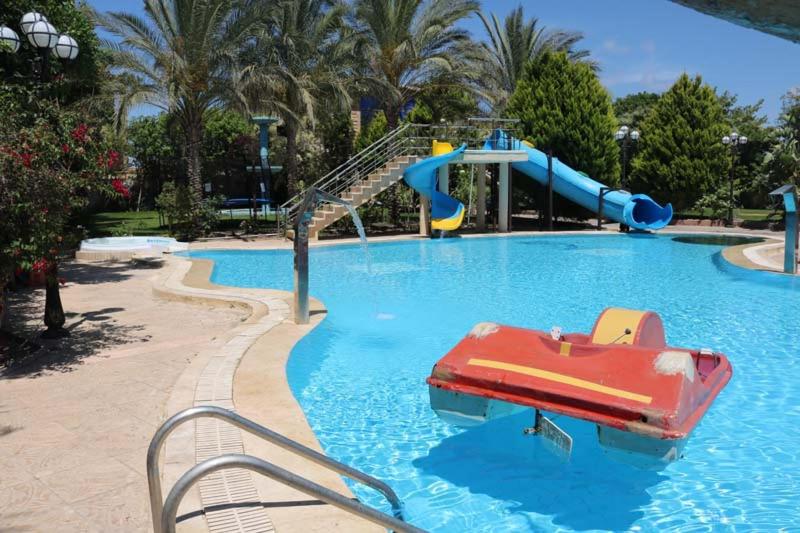 The swimming pool at or close to Resort altayar Villa altayar 2- Aqua Park