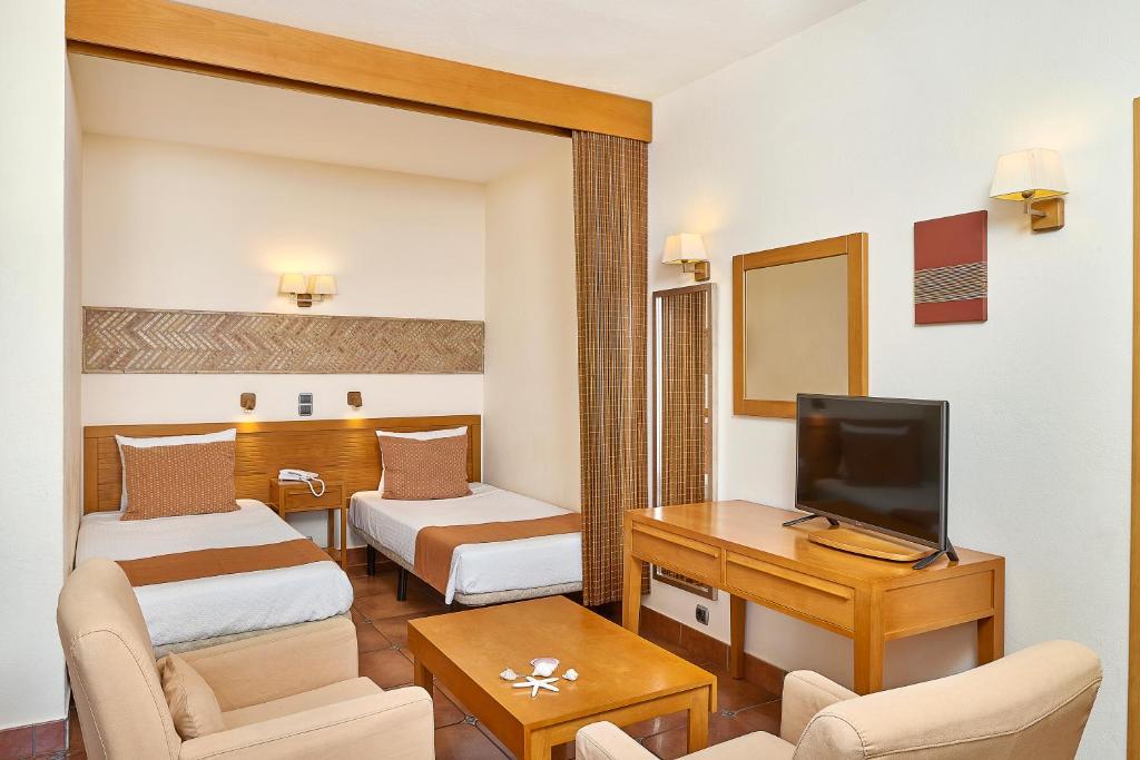 Oceanus Aparthotel - One-Bedroom Apartment (5 Adults)