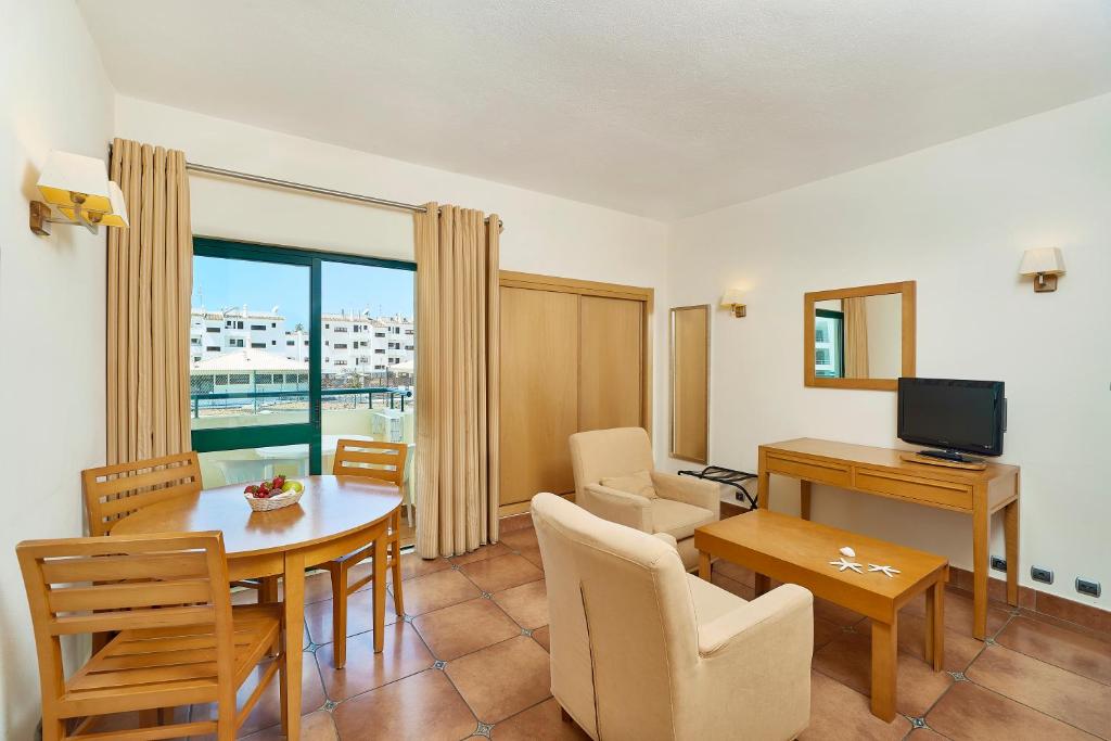Oceanus Aparthotel - Standard Studio With Balcony