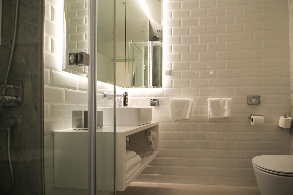 H24 Berlin Lichtenberg - Resim 8