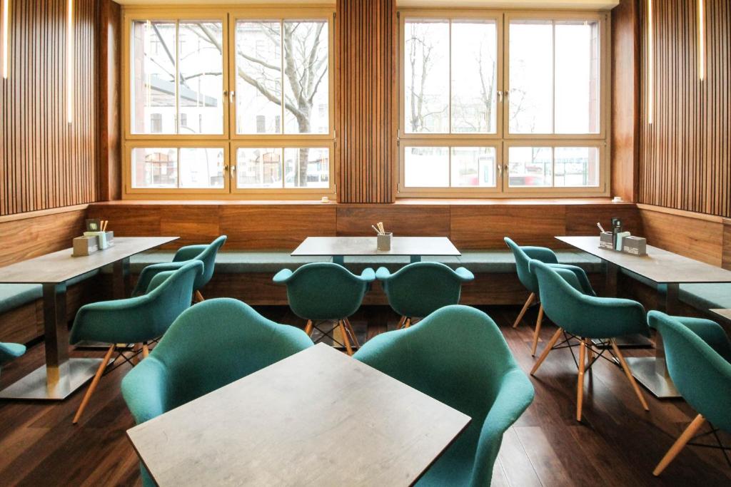 H24 Berlin Lichtenberg - Resim 14