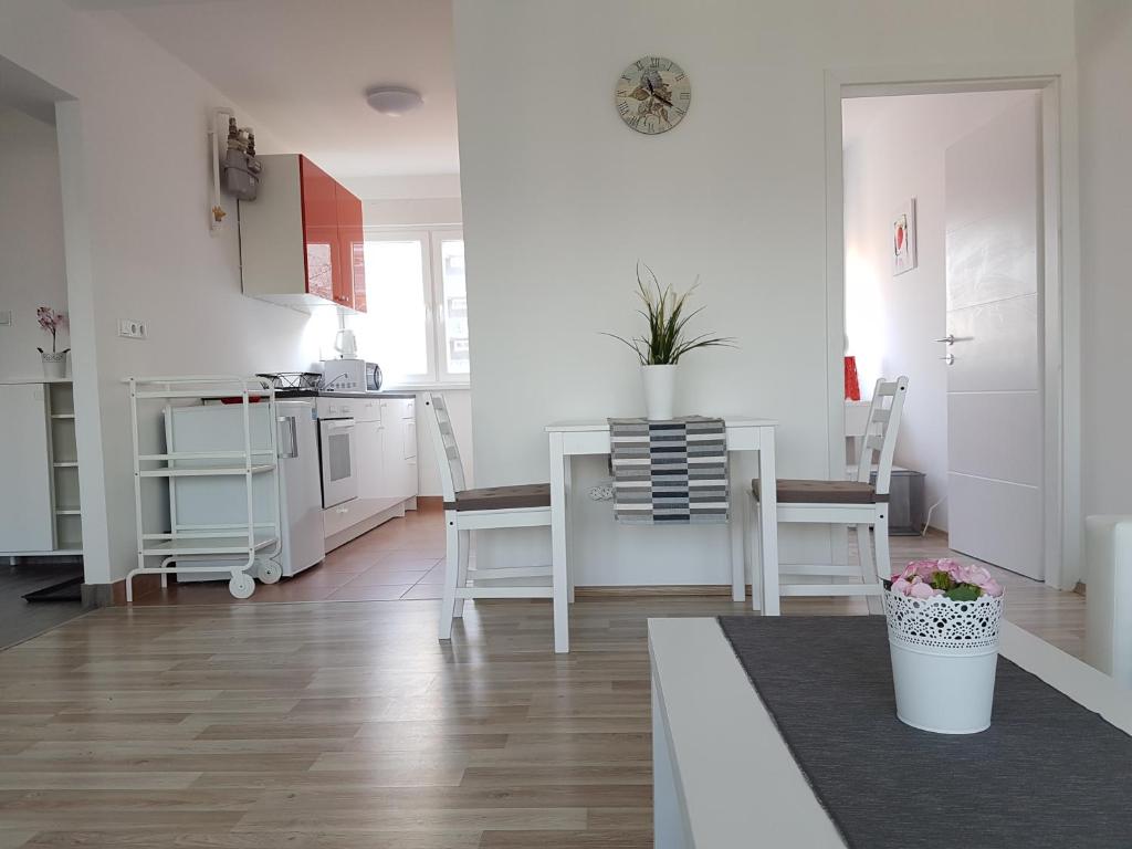 Apartment Alex Miramare - 2