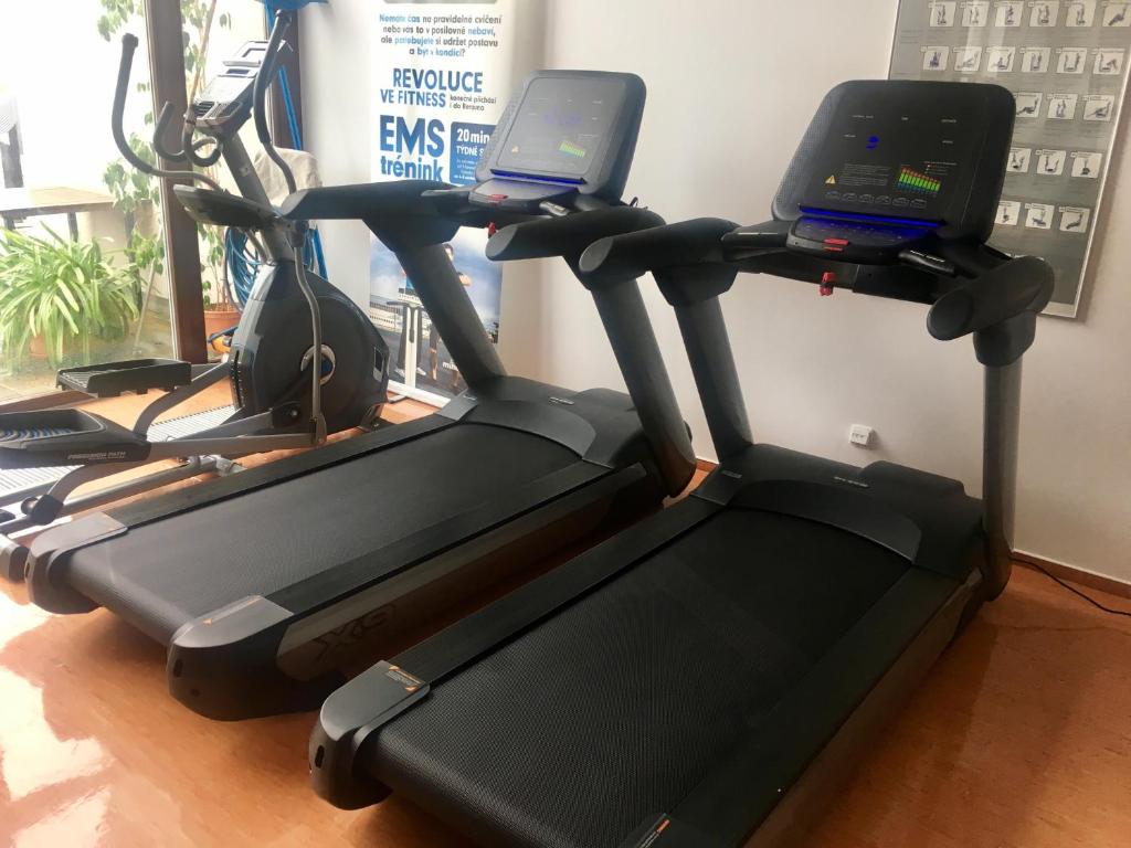 Fitness centrum a/nebo fitness zařízení v ubytování Hotel Beroun Golf Club
