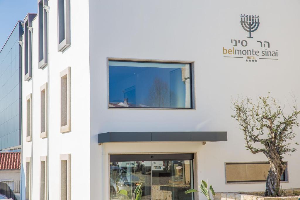 O edifcio onde o hotel est situado