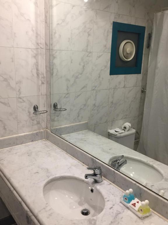 Koupelna v ubytování Gawharet Al Ahram Hotel