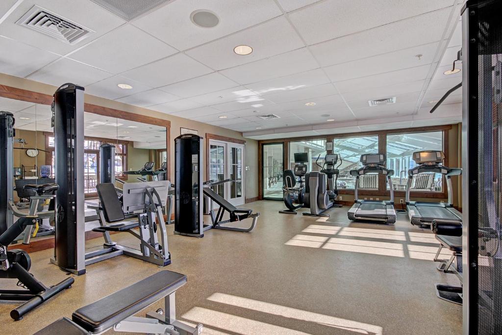 Fitness centrum a/nebo fitness zařízení v ubytování One Ski Hill, A RockResort