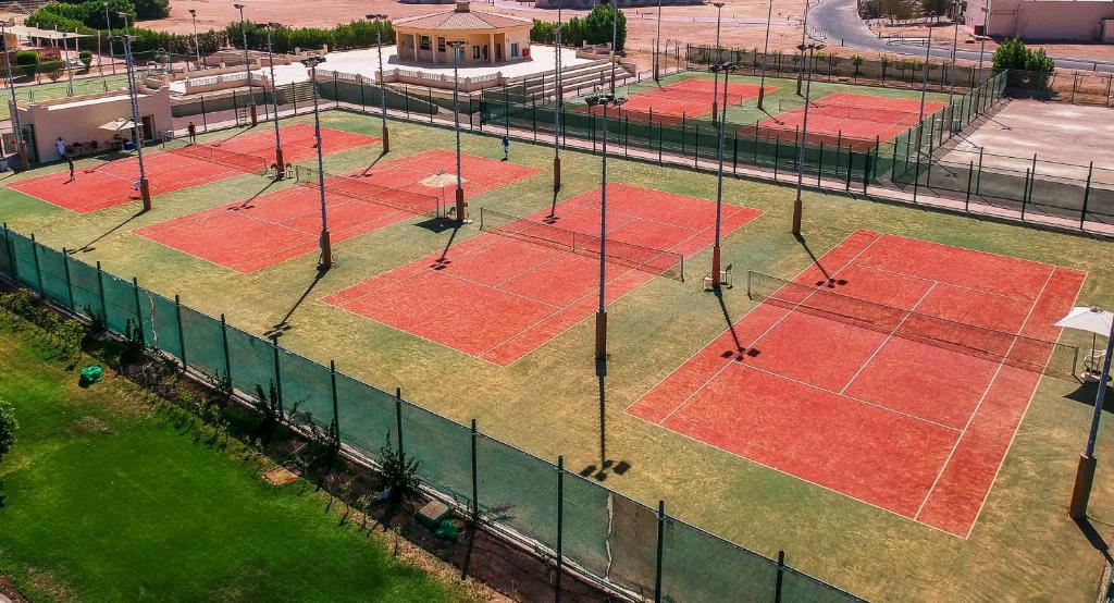 Tenis a/nebo squash v ubytování Cleopatra Luxury Resort Makadi Bay nebo okolí