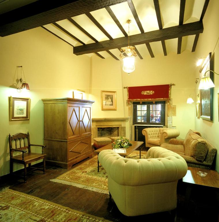 Zona de estar de Parador de Santillana Gil Blas