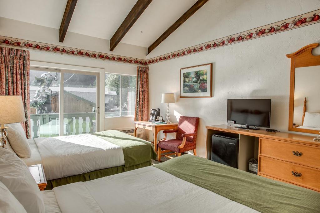 Postel nebo postele na pokoji v ubytování Der Ritterhof Inn