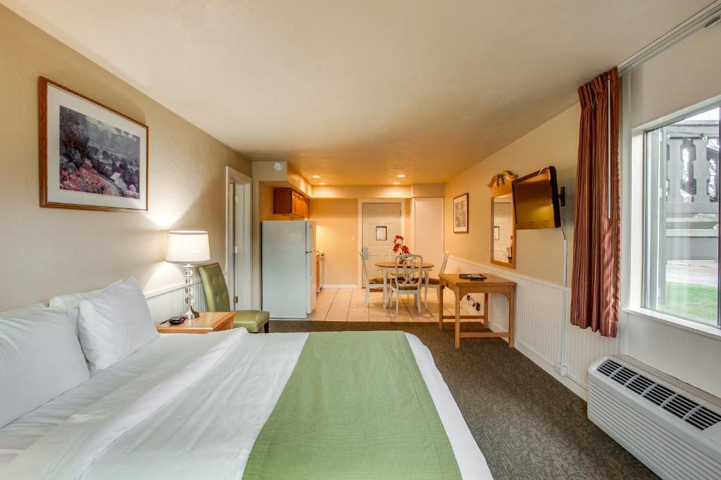 Postel nebo postele na pokoji v ubytování Der Ritterhof Inn