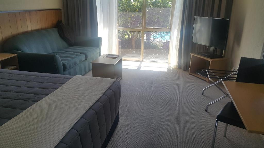 
One-Bedroom Apartment (5 Adults)
