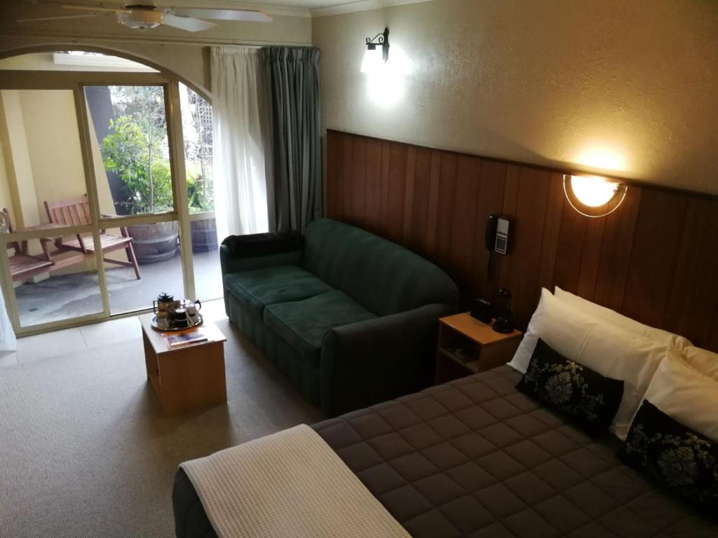 299 On Devon West - Resim 2