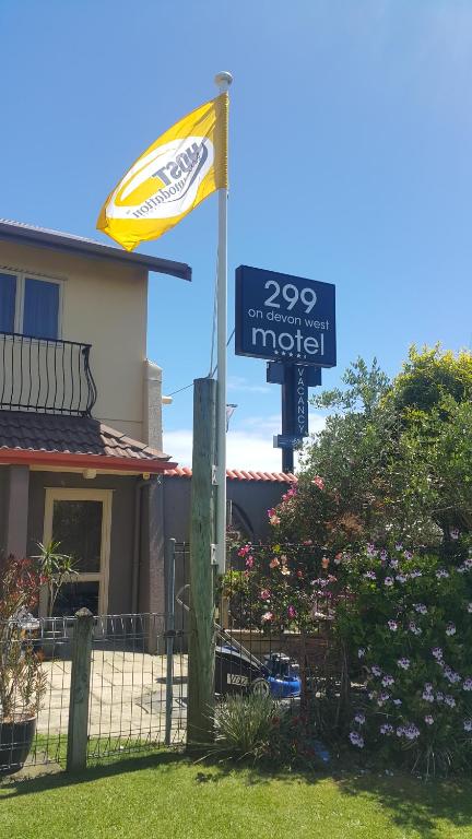 299 On Devon West - Resim 18
