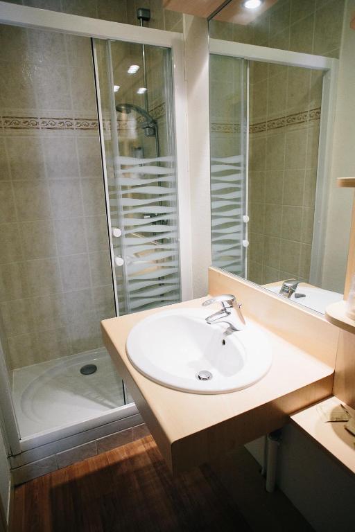 Koupelna v ubytování Hôtel Vert