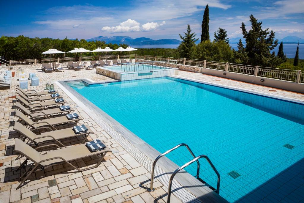 Bazén v ubytování Almyra Hotel nebo v jeho okolí