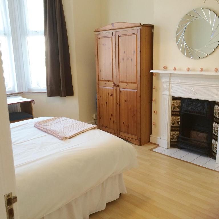 Spacious West London 2 Bedroom Apartment - Apartment