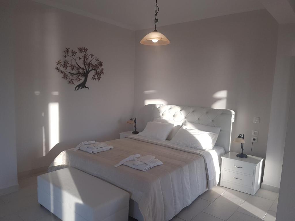 Paralia Luxury Suites - 1