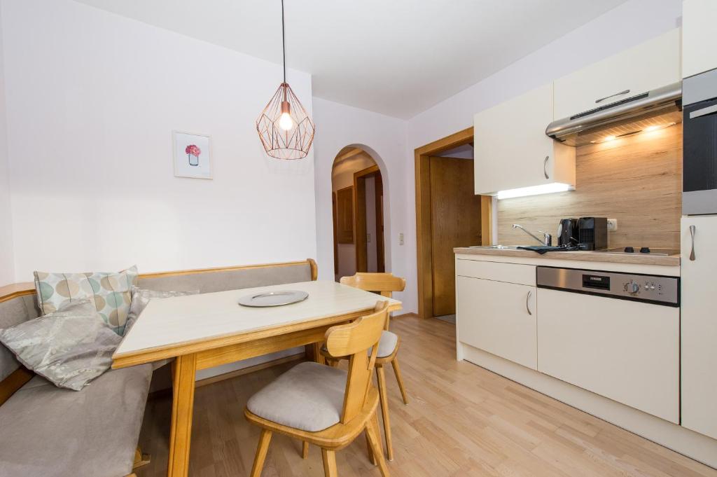 Kuchyňa alebo kuchynka v ubytovaní Haus Fercher