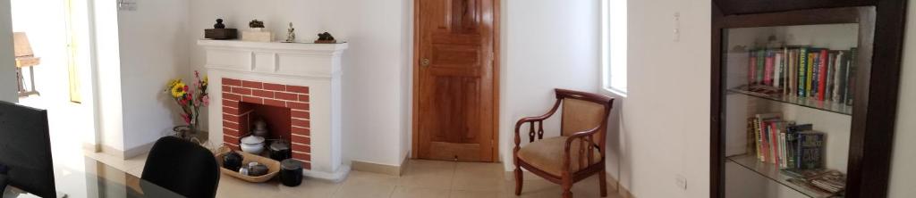 Knihovna v hostelu