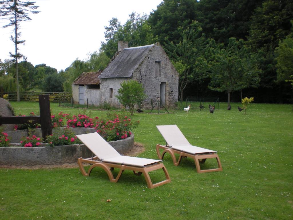 Zahrada ubytování Hôtel Le Manoir De Mathan Crépon à la campagne 5 mn d'Arromanches et 10 mn de Bayeux