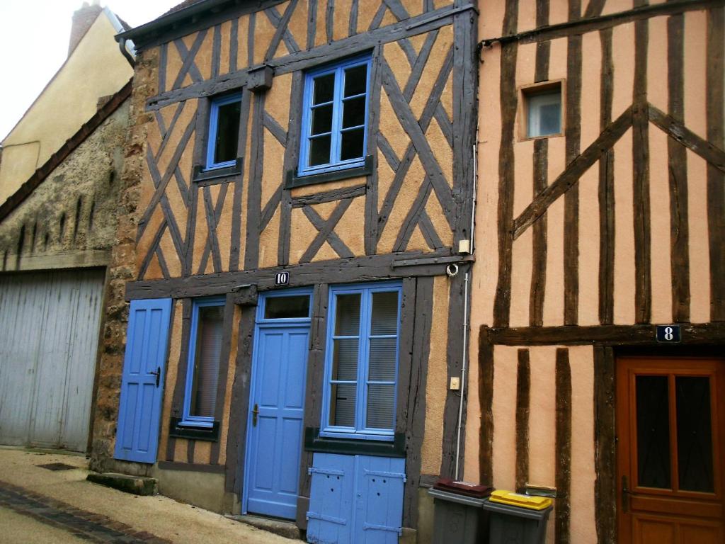 Apartment La maison bleue, Nogent-sur-Seine, France 