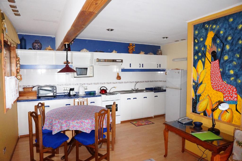 Kuchyň nebo kuchyňský kout v ubytování Los Gualles de la Candelaria Apart Hotel