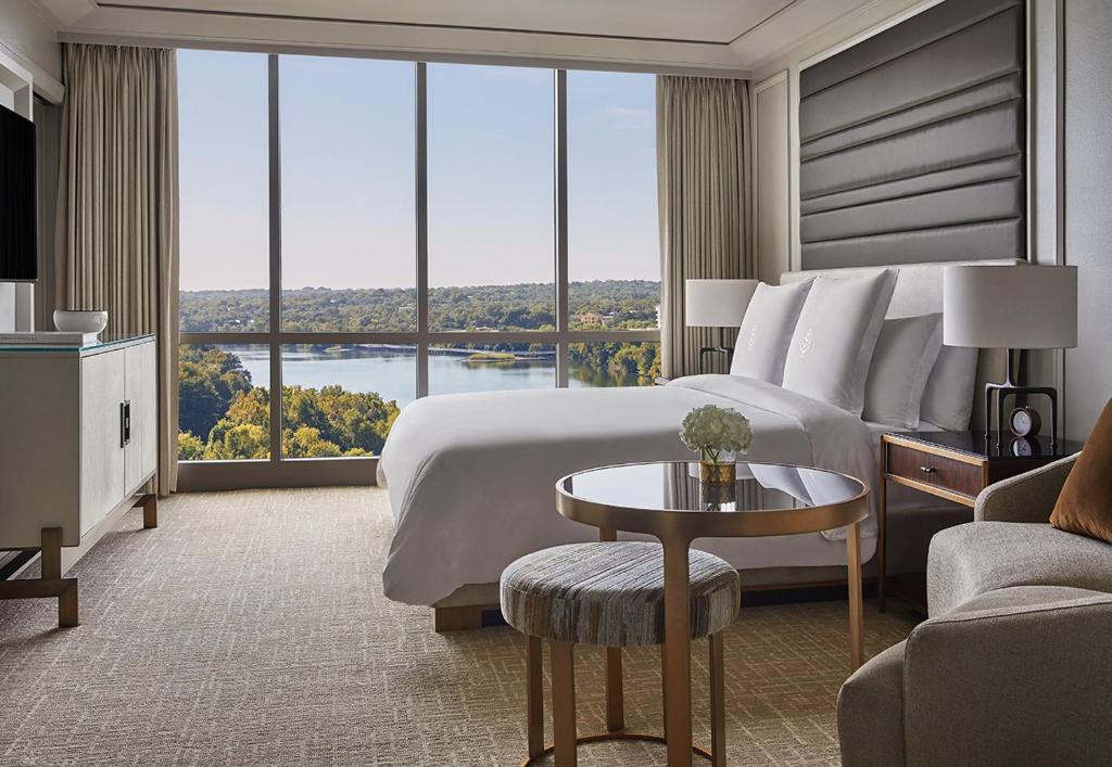 Four Seasons Hotel Austin - King Suite Met één Slaapkamer Met Uitzicht Op Het Meer