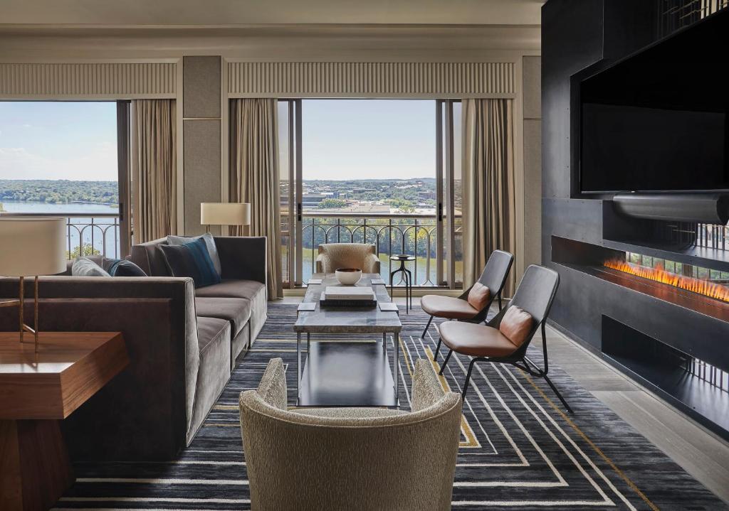 Four Seasons Hotel Austin - 