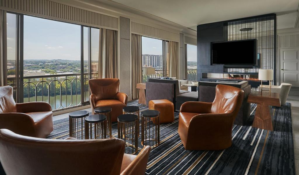 Four Seasons Hotel Austin - Presidential King Suite