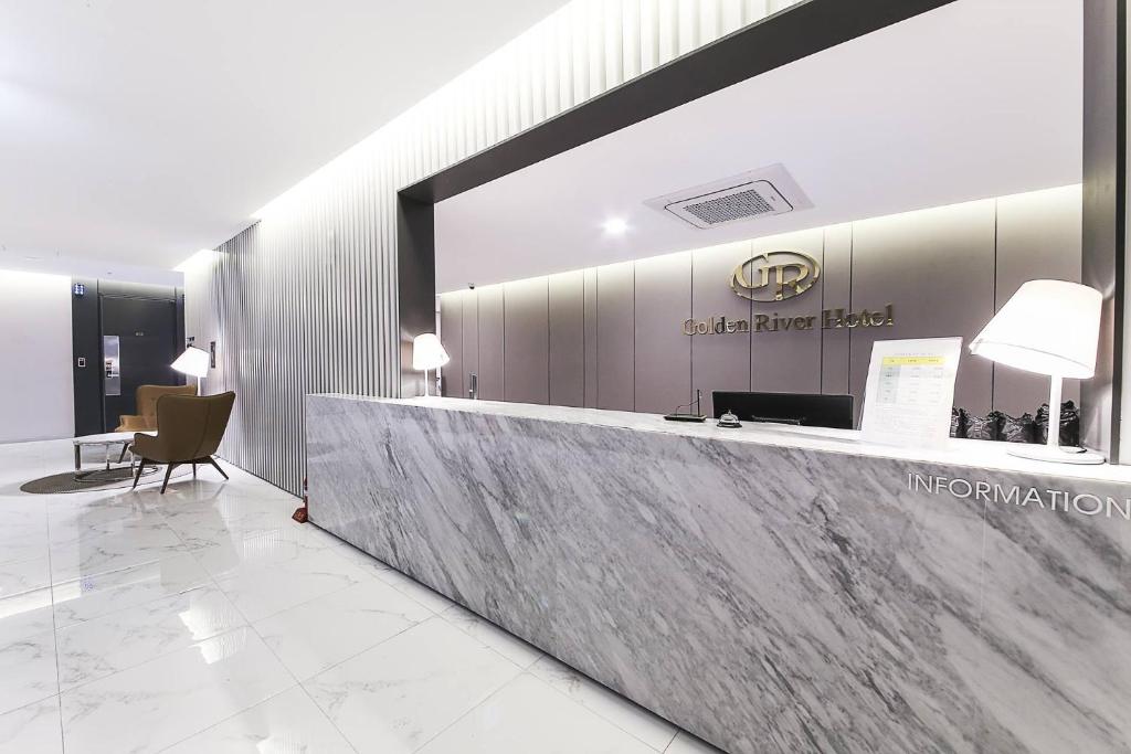 Vstupní hala nebo recepce v ubytování Golden River Hotel
