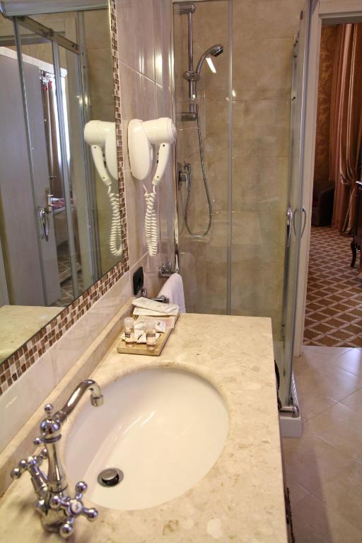 Pesaro Palace - Resim 34