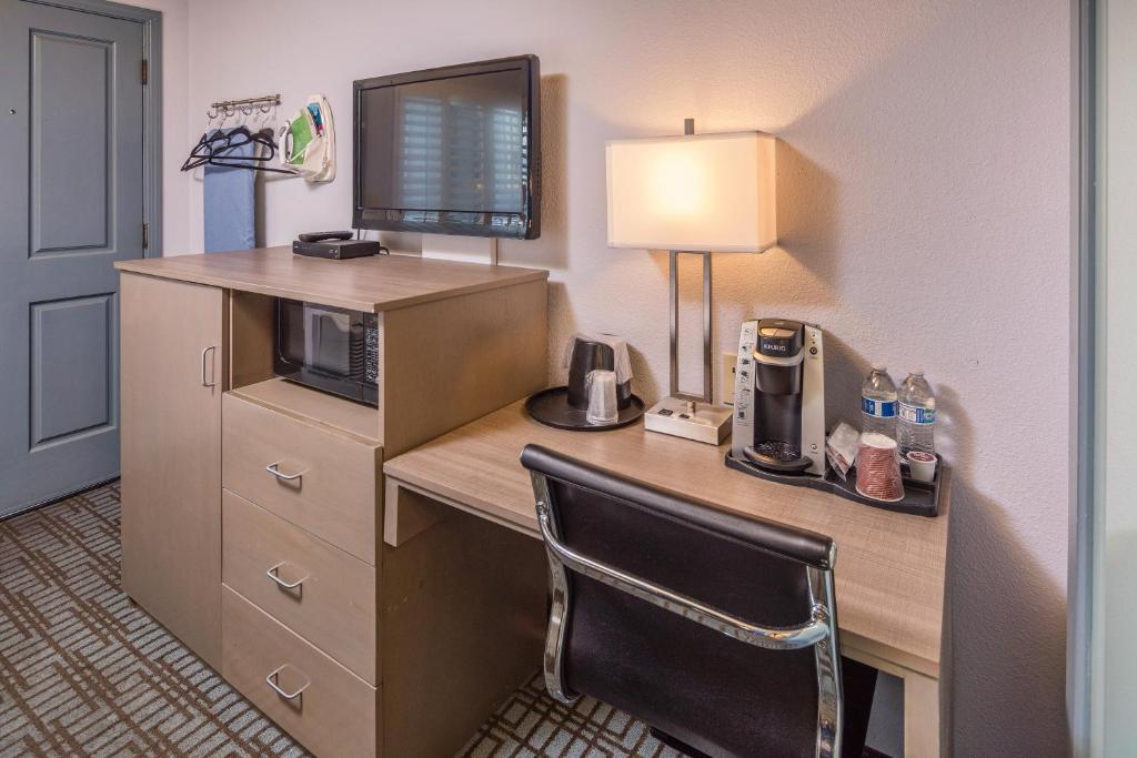 Silicon Valley Inn - One-Bedroom - Non Smoking