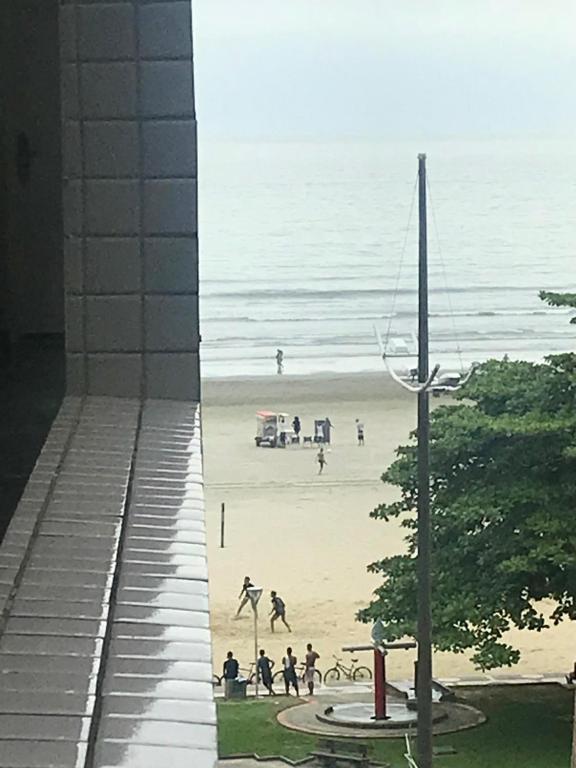  Frente à praia