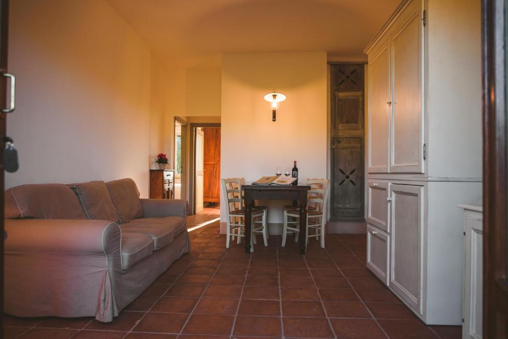 A seating area at Fattoria Di Corsignano
