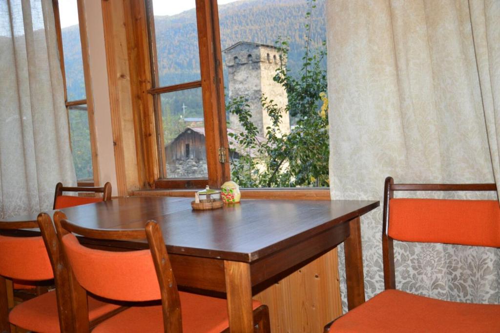 Fotografie z fotogalerie ubytování Ailama Guesthouse v destinaci Mestia