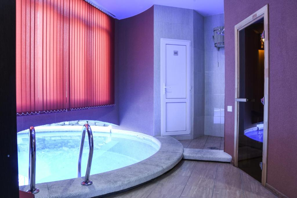 Koupelna v ubytování Antika Hotel
