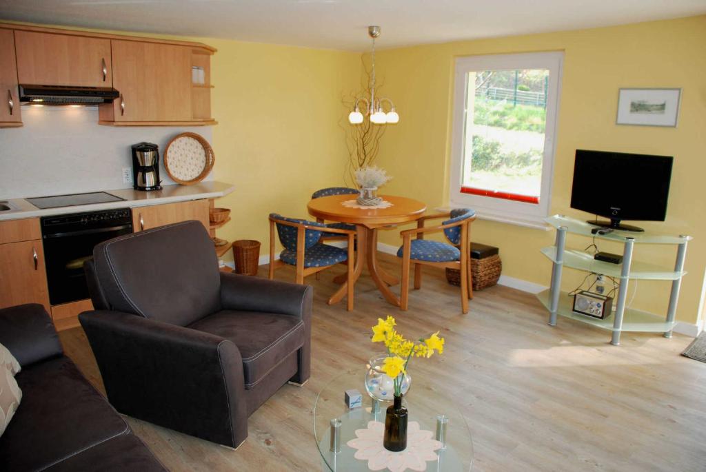 Ferienappartements unterm Reetdach - One-Bedroom Apartment With Terrace