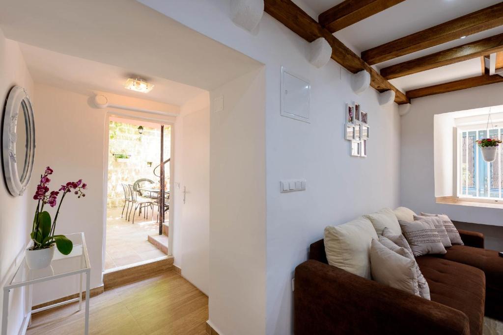 Posedenie v ubytovaní Ani Apartment