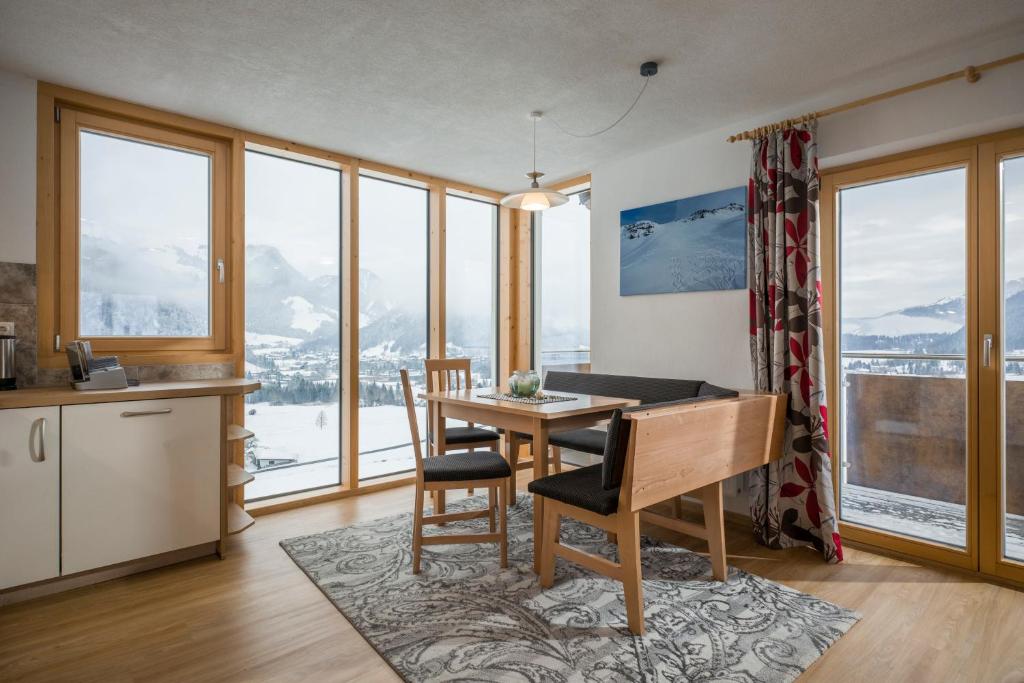 Kuchyň nebo kuchyňský kout v ubytování Chalet Strobl