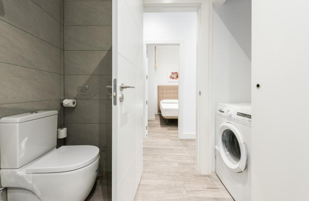 A bathroom at Puerta Del Sol City Center