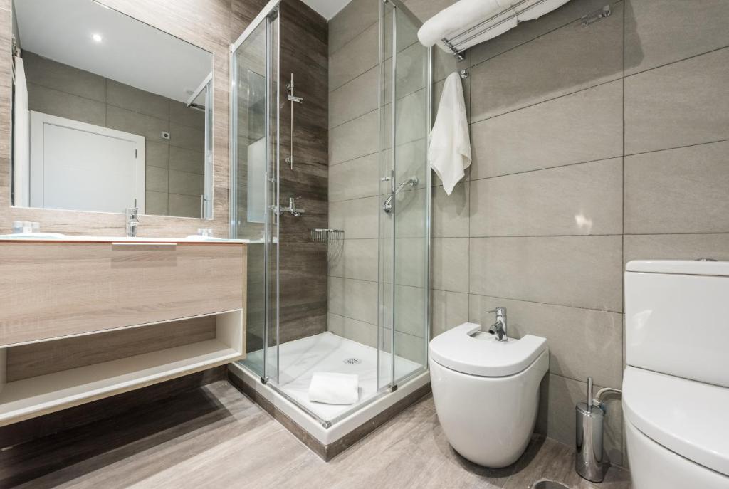 A bathroom at Puerta Del Sol City Center