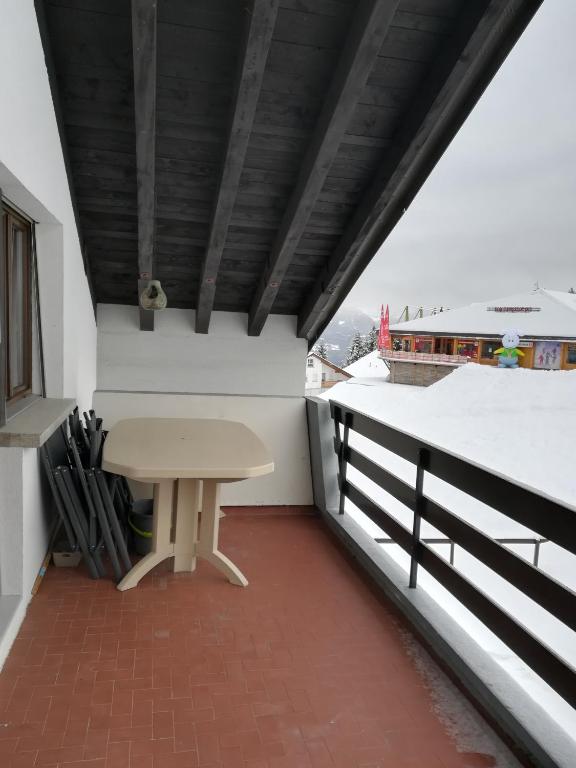Balkón nebo terasa v ubytování Romantic Chalet-Style Flat with Mountain View
